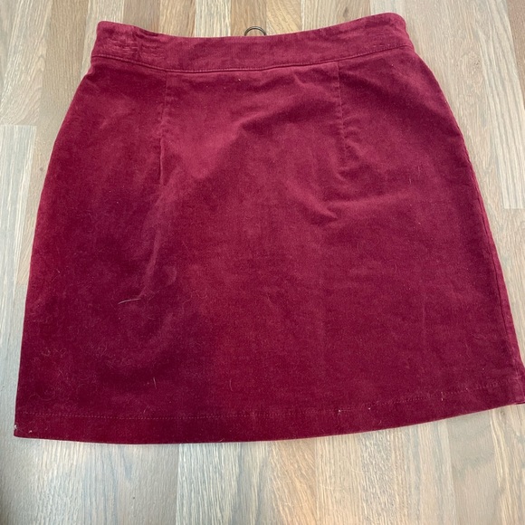 Burgundy corduroy zip front skirt - Picture 4 of 4